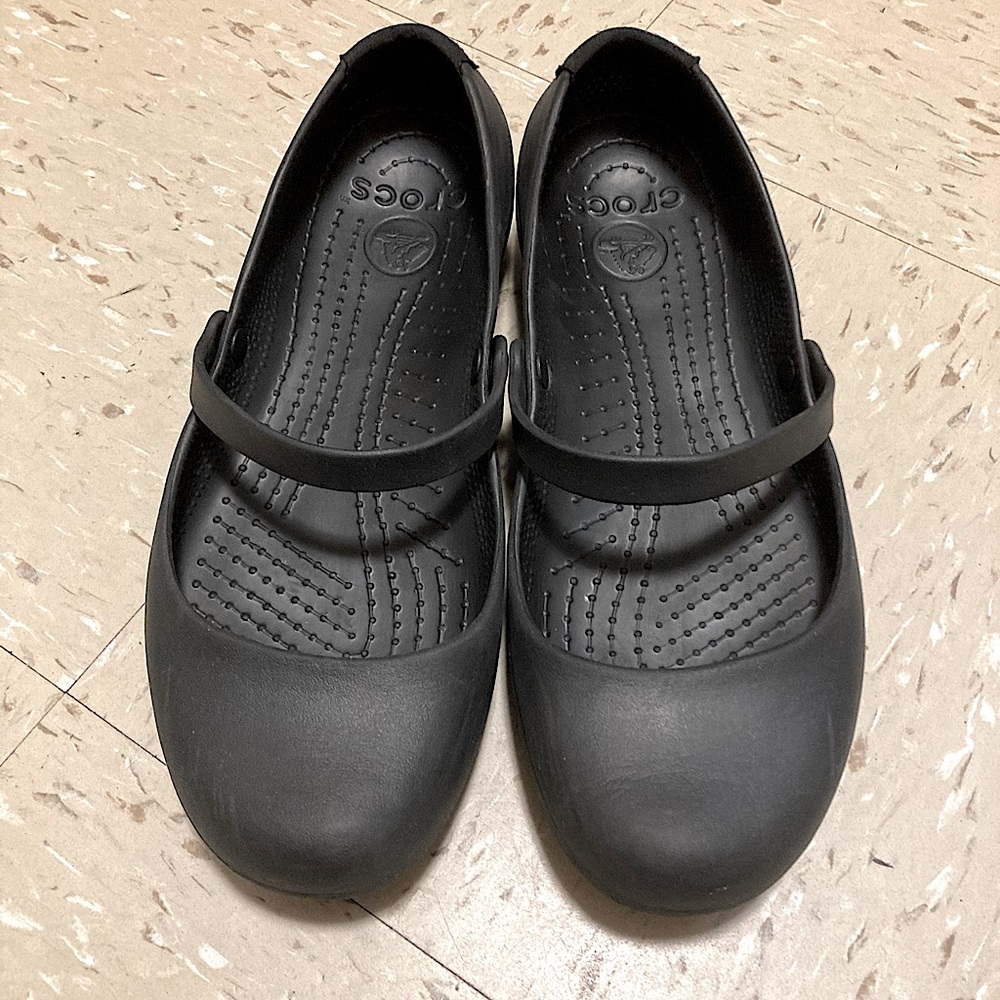 Crocs with strap